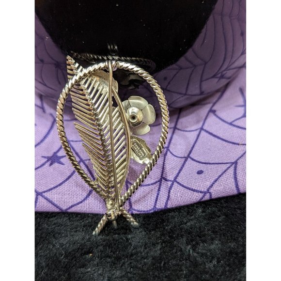 Bond Boyd Sterling Silver Brooch Pin Rose with Leaves, Feather in Rope Loop - Picture 3 of 5